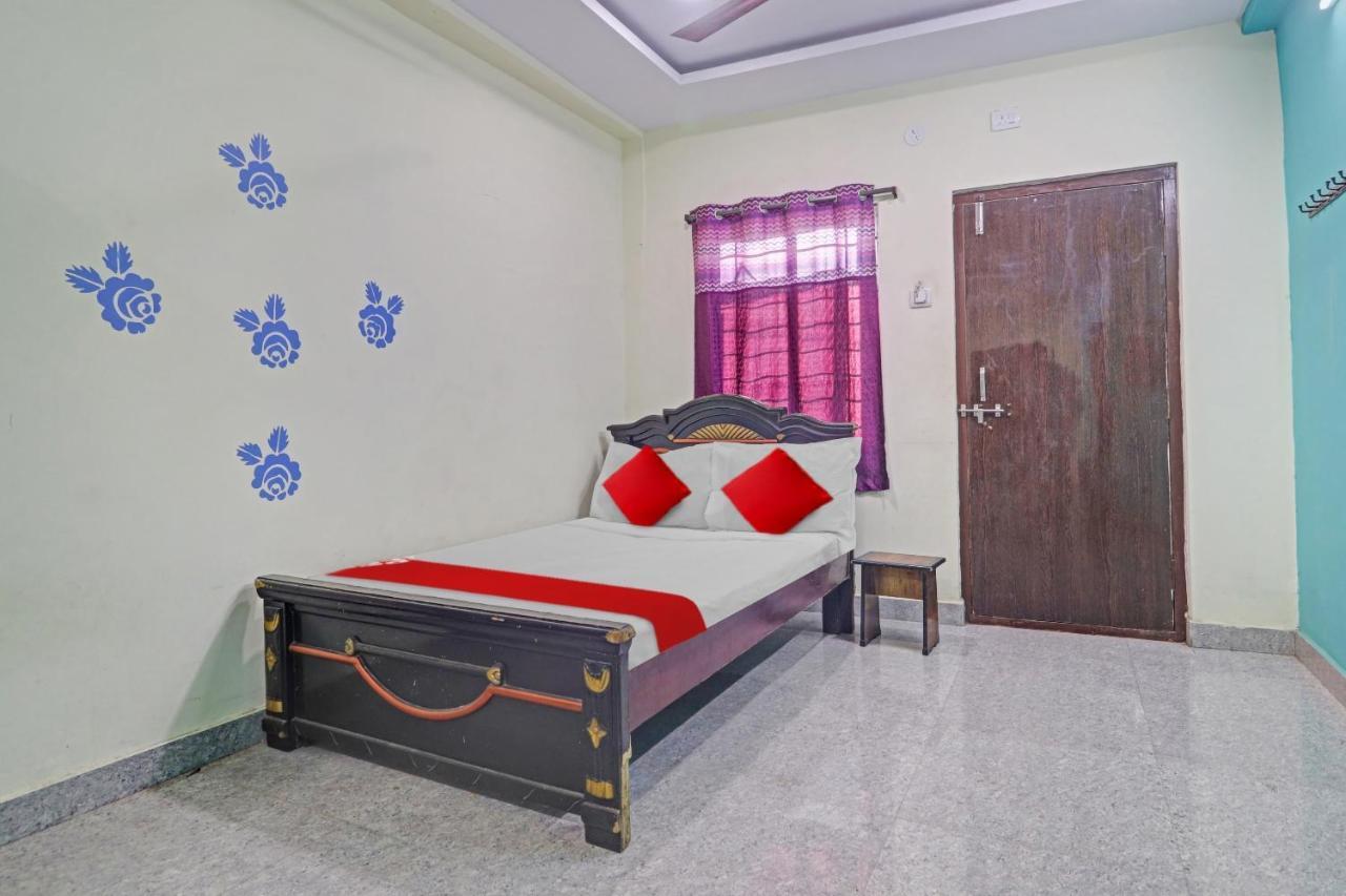 Oyo Flagship 81051 Sri Sai Manikanta Hotel Хидерабад Екстериор снимка