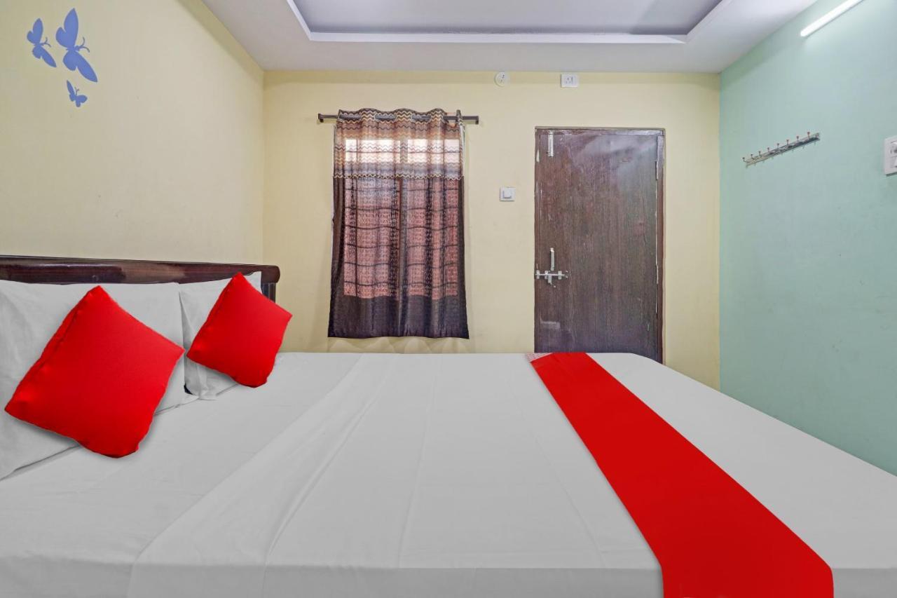 Oyo Flagship 81051 Sri Sai Manikanta Hotel Хидерабад Екстериор снимка