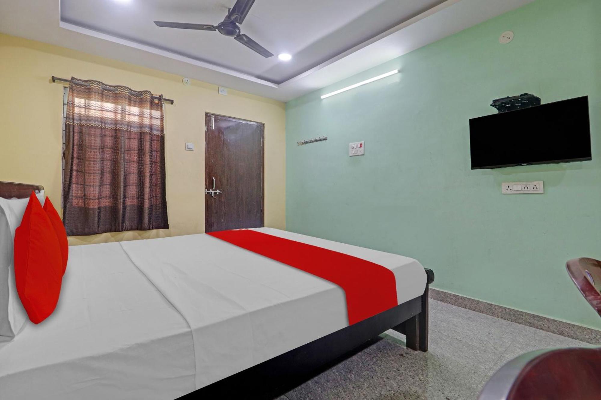 Oyo Flagship 81051 Sri Sai Manikanta Hotel Хидерабад Екстериор снимка